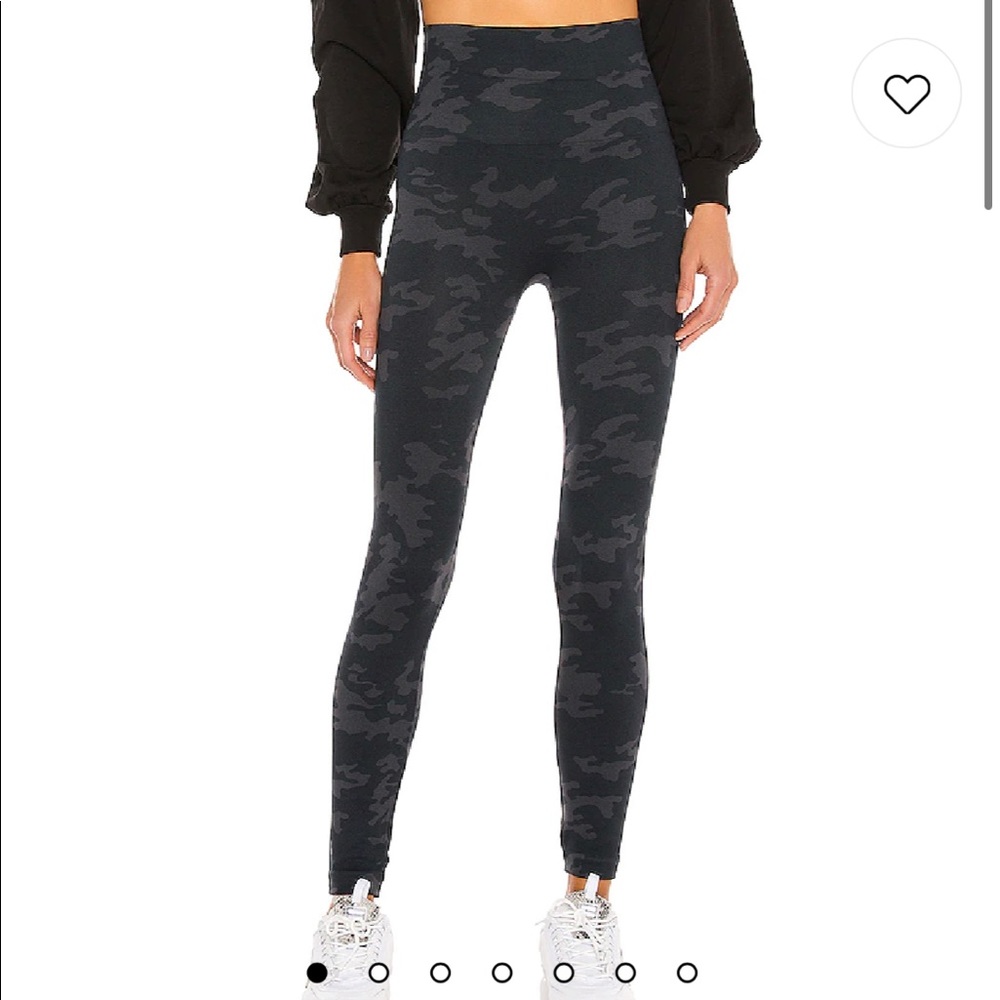 Black camo Spanx leggings